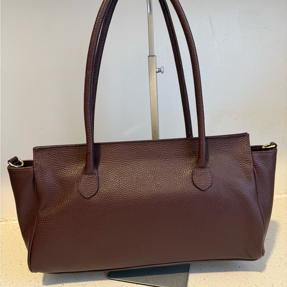 Chic Burgundy Leather Shoulder Bag Made in Italy - Picture 8 of 11